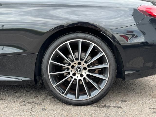 Cクラス C180カブリオレスポーツ レザーエクスクルーシブパッケージ/ワンオーナー/後期型/赤革シート/赤幌/電動オープン/レーダーセーフティ/ACC/アンビエントライト/シートヒーター/HUD/LEDヘッド/純正19インチAW(11枚目)