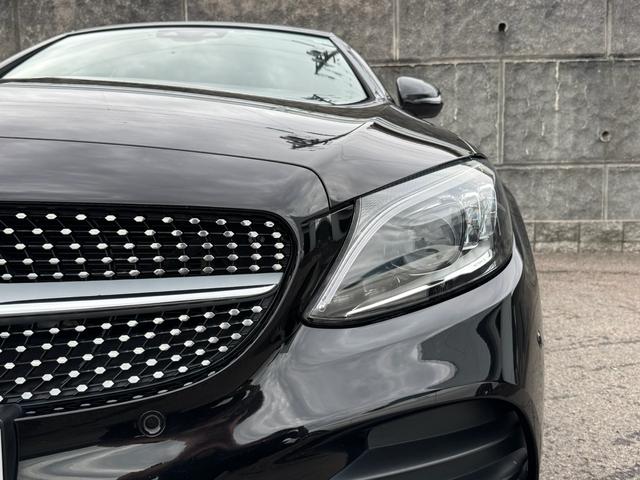 Cクラス C180カブリオレスポーツ レザーエクスクルーシブパッケージ/ワンオーナー/後期型/赤革シート/赤幌/電動オープン/レーダーセーフティ/ACC/アンビエントライト/シートヒーター/HUD/LEDヘッド/純正19インチAW(17枚目)