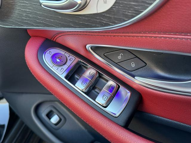 Cクラス C180カブリオレスポーツ レザーエクスクルーシブパッケージ/ワンオーナー/後期型/赤革シート/赤幌/電動オープン/レーダーセーフティ/ACC/アンビエントライト/シートヒーター/HUD/LEDヘッド/純正19インチAW(51枚目)