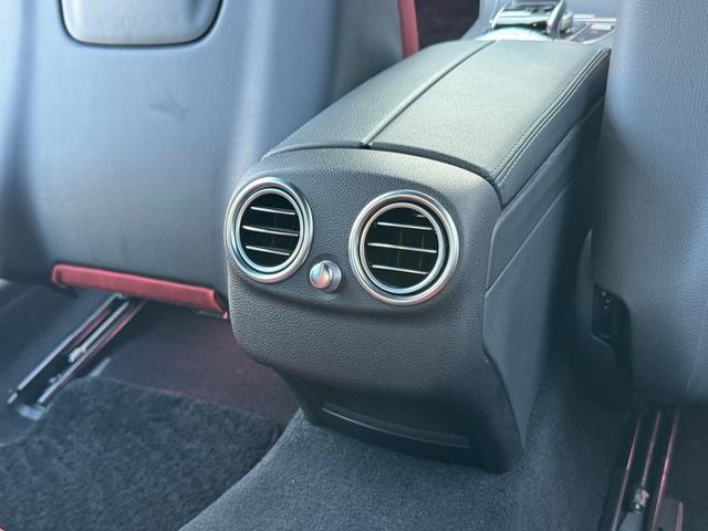 Cクラス C180カブリオレスポーツ レザーエクスクルーシブパッケージ/ワンオーナー/後期型/赤革シート/赤幌/電動オープン/レーダーセーフティ/ACC/アンビエントライト/シートヒーター/HUD/LEDヘッド/純正19インチAW(54枚目)