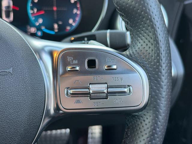 Cクラス C180カブリオレスポーツ レザーエクスクルーシブパッケージ/ワンオーナー/後期型/赤革シート/赤幌/電動オープン/レーダーセーフティ/ACC/アンビエントライト/シートヒーター/HUD/LEDヘッド/純正19インチAW(56枚目)