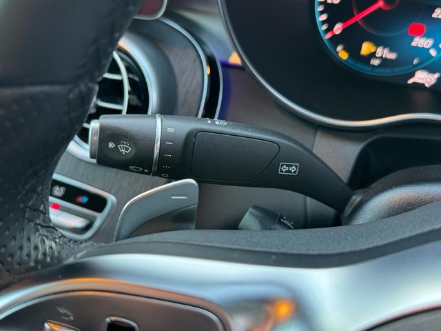 Cクラス C180カブリオレスポーツ レザーエクスクルーシブパッケージ/ワンオーナー/後期型/赤革シート/赤幌/電動オープン/レーダーセーフティ/ACC/アンビエントライト/シートヒーター/HUD/LEDヘッド/純正19インチAW(58枚目)