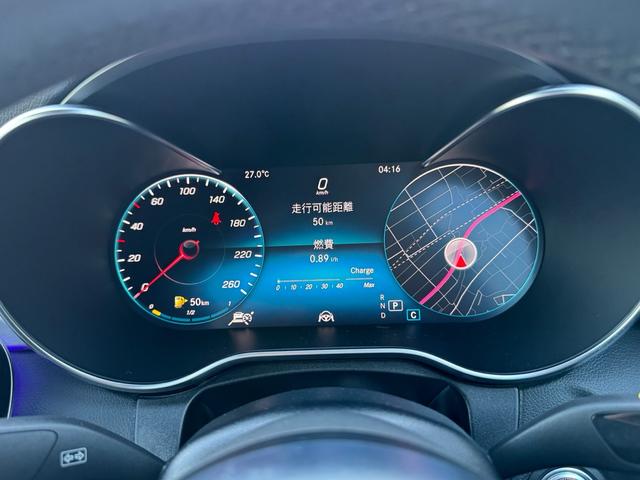 Cクラス C180カブリオレスポーツ レザーエクスクルーシブパッケージ/ワンオーナー/後期型/赤革シート/赤幌/電動オープン/レーダーセーフティ/ACC/アンビエントライト/シートヒーター/HUD/LEDヘッド/純正19インチAW(73枚目)