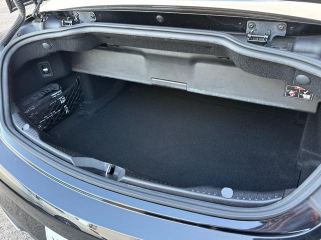 Cクラス C180カブリオレスポーツ レザーエクスクルーシブパッケージ/ワンオーナー/後期型/赤革シート/赤幌/電動オープン/レーダーセーフティ/ACC/アンビエントライト/シートヒーター/HUD/LEDヘッド/純正19インチAW(77枚目)