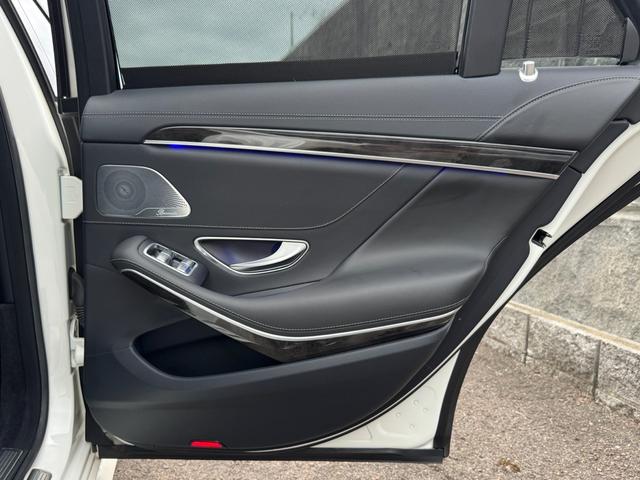 Sクラス S400ハイブリッド エクスクルーシブ AMGスポーツパッケージ/レーダーセーフティ/黒革シート/シートヒーター/クーラ/パノラマサンルーフ/ブルメスター/イージークローザー/サンシェード/全方位カメラ/ACC/LED/純正19インチAW(64枚目)