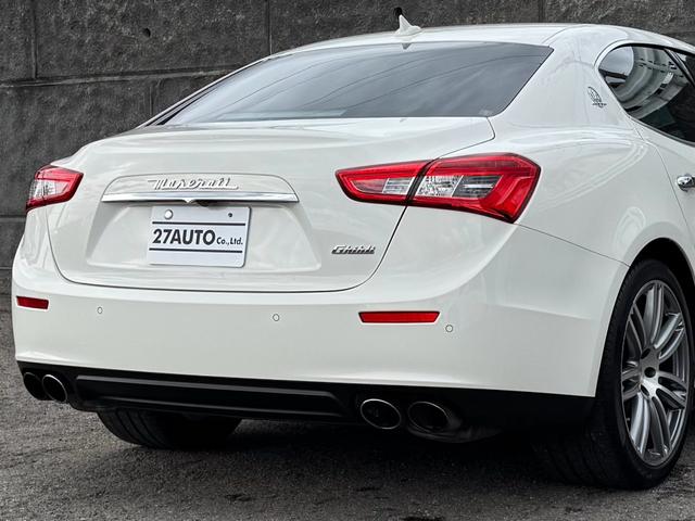 ギブリ Ｓ　ディーラー整備記録／赤革シート／レッドブレーキキャリパー／パドルシフト／スカイフックサスペンション／スポーツペダル／全席シートヒーター／メモリ付パワーシート／純正２０インチＡＷ／ＬＥＤ／スマートキー（29枚目）