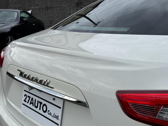 ギブリ Ｓ　ディーラー整備記録／赤革シート／レッドブレーキキャリパー／パドルシフト／スカイフックサスペンション／スポーツペダル／全席シートヒーター／メモリ付パワーシート／純正２０インチＡＷ／ＬＥＤ／スマートキー（31枚目）