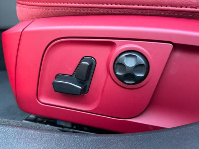 ギブリ Ｓ　ディーラー整備記録／赤革シート／レッドブレーキキャリパー／パドルシフト／スカイフックサスペンション／スポーツペダル／全席シートヒーター／メモリ付パワーシート／純正２０インチＡＷ／ＬＥＤ／スマートキー（54枚目）