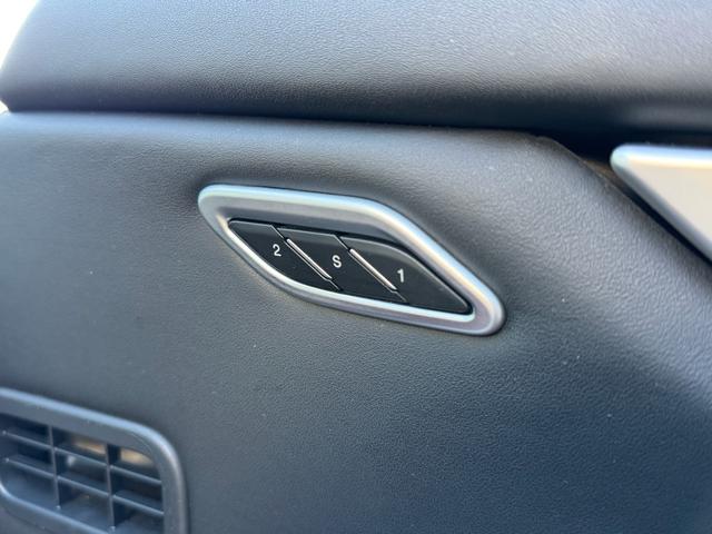 ギブリ Ｓ　ディーラー整備記録／赤革シート／レッドブレーキキャリパー／パドルシフト／スカイフックサスペンション／スポーツペダル／全席シートヒーター／メモリ付パワーシート／純正２０インチＡＷ／ＬＥＤ／スマートキー（58枚目）