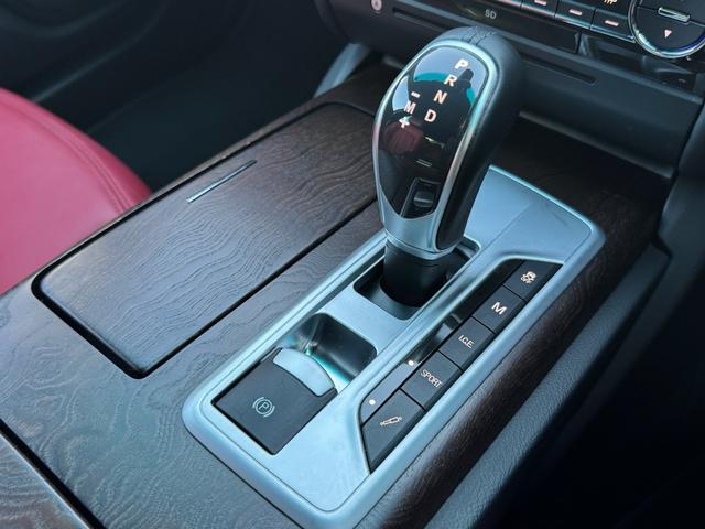 ギブリ Ｓ　ディーラー整備記録／赤革シート／レッドブレーキキャリパー／パドルシフト／スカイフックサスペンション／スポーツペダル／全席シートヒーター／メモリ付パワーシート／純正２０インチＡＷ／ＬＥＤ／スマートキー（67枚目）