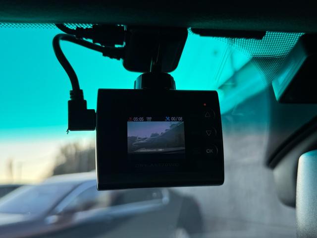 ギブリ Ｓ　ディーラー整備記録／赤革シート／レッドブレーキキャリパー／パドルシフト／スカイフックサスペンション／スポーツペダル／全席シートヒーター／メモリ付パワーシート／純正２０インチＡＷ／ＬＥＤ／スマートキー（73枚目）