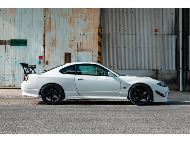シルビア スペックRエアロ BRIDEシート SARDラジエーター X-TREMEワイドフェンダー CUSCOタワーバー HKSマフラー HKS車高調 R33キャリパー Defi追加メーター ブーストコントローラー(5枚目)