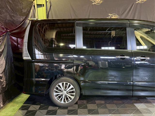 セレナ ハイウェイスター　Ｓ－ハイブリッド　助手席スライドＵＰシート（6枚目）