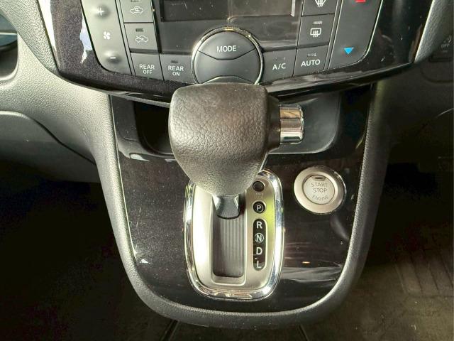 セレナ ハイウェイスター　Ｓ－ハイブリッド　助手席スライドＵＰシート（20枚目）