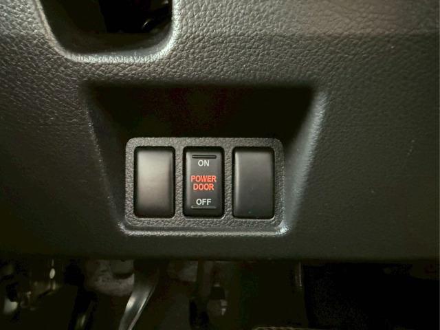 セレナ ハイウェイスター　Ｓ－ハイブリッド　助手席スライドＵＰシート（24枚目）