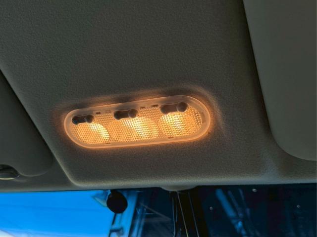 セレナ ハイウェイスター　Ｓ－ハイブリッド　助手席スライドＵＰシート（27枚目）