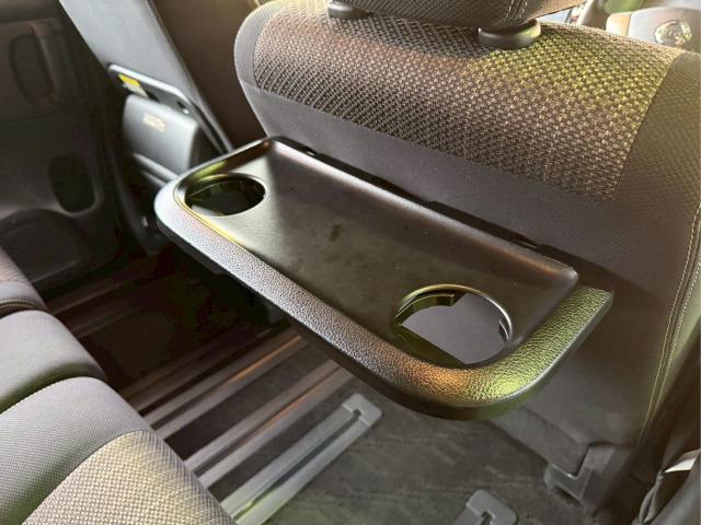 セレナ ハイウェイスター　Ｓ－ハイブリッド　助手席スライドＵＰシート（31枚目）