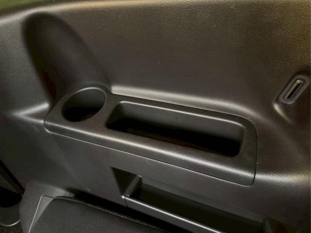 セレナ ハイウェイスター　Ｓ－ハイブリッド　助手席スライドＵＰシート（39枚目）