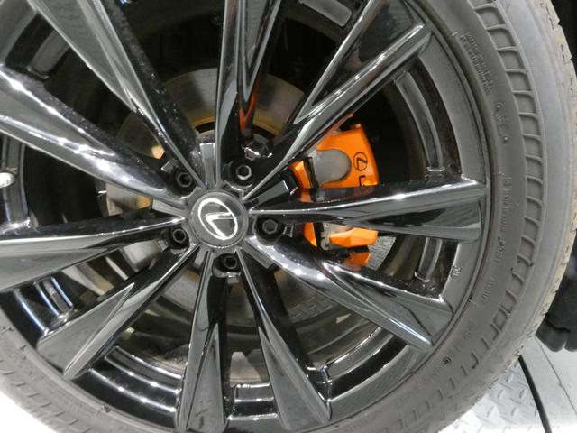 ＮＸ ＮＸ３５０ｈ　Ｆスポーツ　三眼ヘッドライト　パノラマルーフ　デジタルインナーミラー　後席電動シート　後席シートヒーター　アドバンストパーク　パノラミックビューモニター　オレンジキャリパー　レーンチェンジアシスト付き（10枚目）