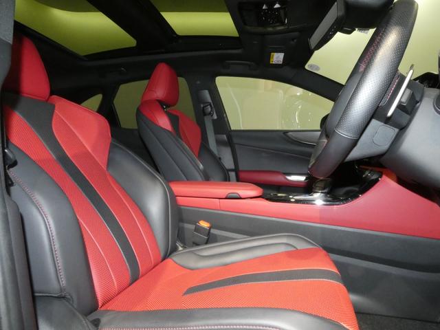 ＮＸ ＮＸ３５０ｈ　Ｆスポーツ　三眼ヘッドライト　パノラマルーフ　デジタルインナーミラー　後席電動シート　後席シートヒーター　アドバンストパーク　パノラミックビューモニター　オレンジキャリパー　レーンチェンジアシスト付き（24枚目）