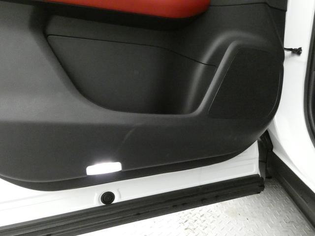 ＮＸ ＮＸ３５０ｈ　Ｆスポーツ　三眼ヘッドライト　パノラマルーフ　デジタルインナーミラー　後席電動シート　後席シートヒーター　アドバンストパーク　パノラミックビューモニター　オレンジキャリパー　レーンチェンジアシスト付き（31枚目）