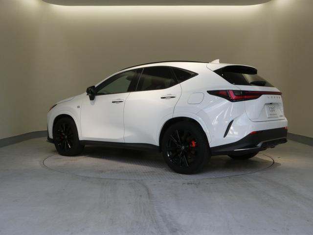 ＮＸ ＮＸ３５０ｈ　Ｆスポーツ　三眼ヘッドライト　パノラマルーフ　デジタルインナーミラー　後席電動シート　後席シートヒーター　アドバンストパーク　パノラミックビューモニター　オレンジキャリパー　レーンチェンジアシスト付き（36枚目）