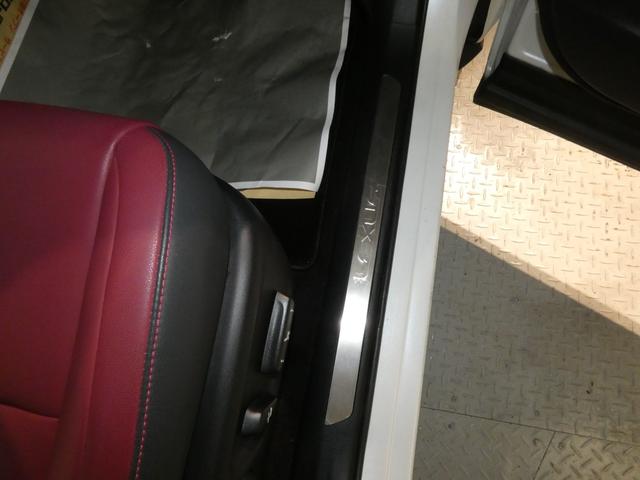 ＮＸ ＮＸ３００　Ｉパッケージ　パノラマルーフ・パーキングサポートブレーキ（静止物）・切削光輝ホイール（31枚目）