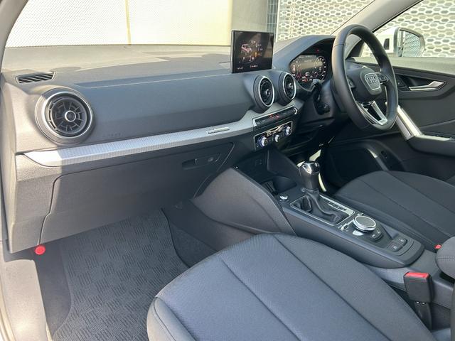 Ｑ２ ３５ＴＦＳＩアドバンスド　コンビニエンス＆アシスタンスパッケージ　　テクノロジーパッケージ（インターフェース）　ナビゲーションパッケージ　　バーチャルコックピット（44枚目）