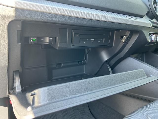 Ｑ２ ３５ＴＦＳＩアドバンスド　コンビニエンス＆アシスタンスパッケージ　　テクノロジーパッケージ（インターフェース）　ナビゲーションパッケージ　　バーチャルコックピット（46枚目）