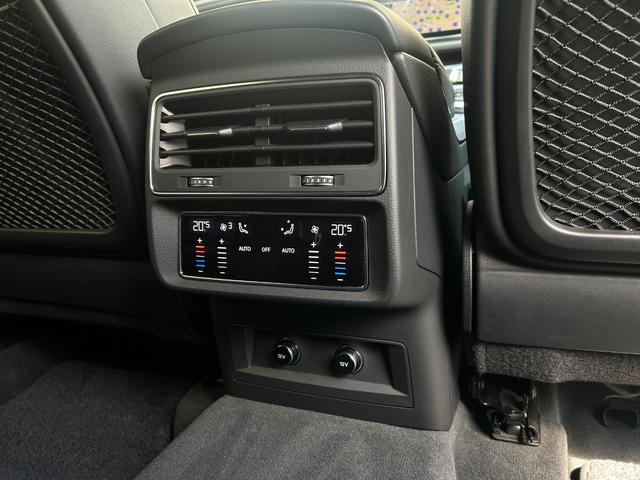 Ｑ８ ５５ＴＦＳＩクワトロ　Ｓライン　Ｑｕａｔｔｒｏ（37枚目）