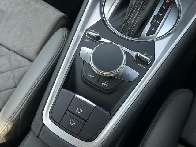 ＴＴクーペ ４５ＴＦＳＩクワトロ　Ｓ　ｌｉｎｅ　パッケージ、コンフォートパッケージ、ブラック　ａｕｄｉ　ｒｉｎｇｓ　＆　ブラックハイグロススタイリングパッケージ　（Ａｕｄｉ　ｅｘｃｌｕｓｉｖｅ）（22枚目）