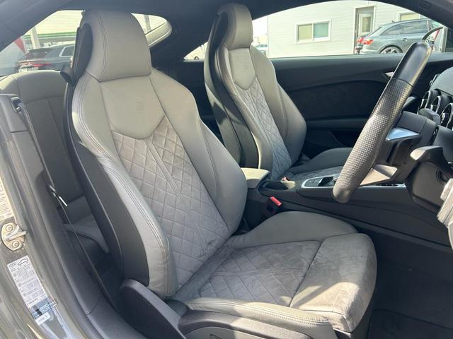 ＴＴクーペ ４５ＴＦＳＩクワトロ　Ｓ　ｌｉｎｅ　パッケージ、コンフォートパッケージ、ブラック　ａｕｄｉ　ｒｉｎｇｓ　＆　ブラックハイグロススタイリングパッケージ　（Ａｕｄｉ　ｅｘｃｌｕｓｉｖｅ）（28枚目）