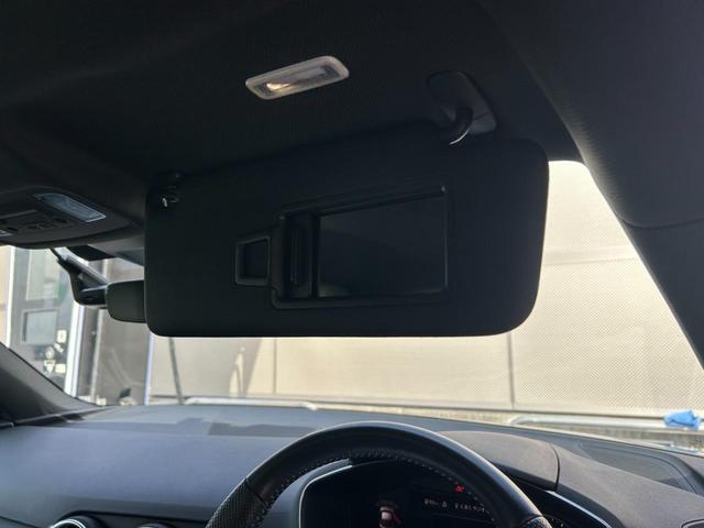 ＴＴクーペ ４５ＴＦＳＩクワトロ　Ｓ　ｌｉｎｅ　パッケージ、コンフォートパッケージ、ブラック　ａｕｄｉ　ｒｉｎｇｓ　＆　ブラックハイグロススタイリングパッケージ　（Ａｕｄｉ　ｅｘｃｌｕｓｉｖｅ）（32枚目）