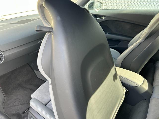 ＴＴクーペ ４５ＴＦＳＩクワトロ　Ｓ　ｌｉｎｅ　パッケージ、コンフォートパッケージ、ブラック　ａｕｄｉ　ｒｉｎｇｓ　＆　ブラックハイグロススタイリングパッケージ　（Ａｕｄｉ　ｅｘｃｌｕｓｉｖｅ）（43枚目）