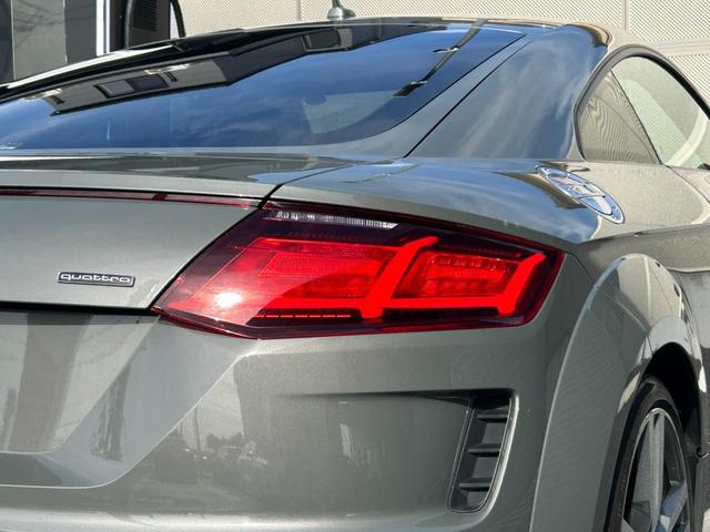 ＴＴクーペ ４５ＴＦＳＩクワトロ　Ｓ　ｌｉｎｅ　パッケージ、コンフォートパッケージ、ブラック　ａｕｄｉ　ｒｉｎｇｓ　＆　ブラックハイグロススタイリングパッケージ　（Ａｕｄｉ　ｅｘｃｌｕｓｉｖｅ）（48枚目）