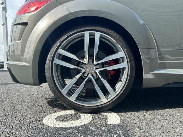 ＴＴクーペ ４５ＴＦＳＩクワトロ　Ｓ　ｌｉｎｅ　パッケージ、コンフォートパッケージ、ブラック　ａｕｄｉ　ｒｉｎｇｓ　＆　ブラックハイグロススタイリングパッケージ　（Ａｕｄｉ　ｅｘｃｌｕｓｉｖｅ）（53枚目）