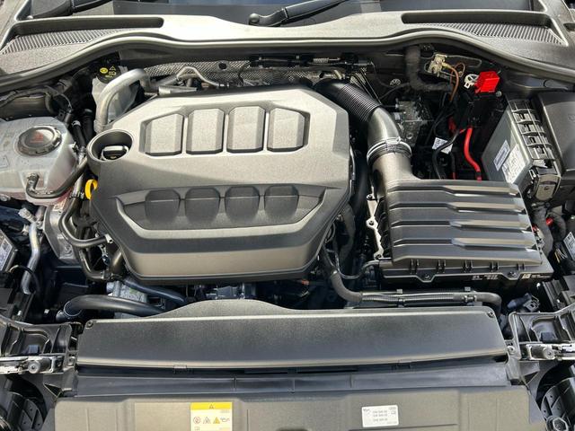 ＴＴクーペ ４５ＴＦＳＩクワトロ　Ｓ　ｌｉｎｅ　パッケージ、コンフォートパッケージ、ブラック　ａｕｄｉ　ｒｉｎｇｓ　＆　ブラックハイグロススタイリングパッケージ　（Ａｕｄｉ　ｅｘｃｌｕｓｉｖｅ）（56枚目）