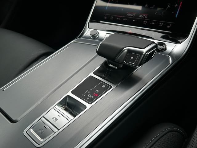 Ａ６ ４５ＴＦＳＩクワトロ　Ｓライン　ドライビングＰ　テクノロジーＰ　アルミホイ－ル１０スポークスターデザイン　メタリックブラック　ラグジュアリーＰ　ダンピングコントロールサスペンション（22枚目）