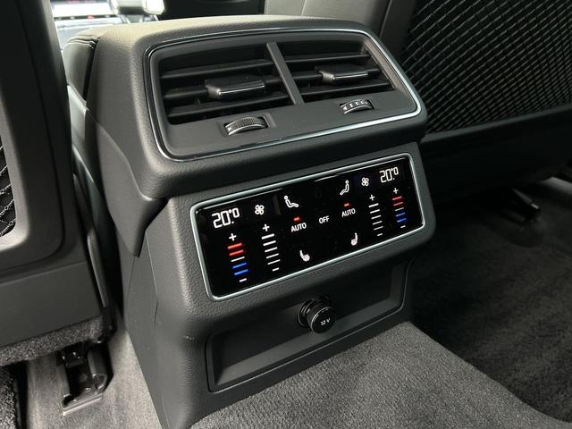 Ａ６ ４５ＴＦＳＩクワトロ　Ｓライン　ドライビングＰ　テクノロジーＰ　アルミホイ－ル１０スポークスターデザイン　メタリックブラック　ラグジュアリーＰ　ダンピングコントロールサスペンション（25枚目）