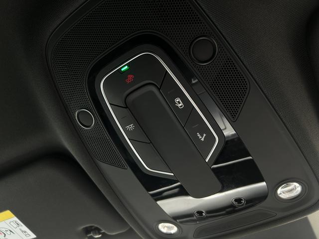 Ａ６ ４５ＴＦＳＩクワトロ　Ｓライン　ドライビングＰ　テクノロジーＰ　アルミホイ－ル１０スポークスターデザイン　メタリックブラック　ラグジュアリーＰ　ダンピングコントロールサスペンション（28枚目）