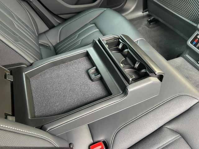 Ａ６ ４５ＴＦＳＩクワトロ　Ｓライン　ドライビングＰ　テクノロジーＰ　アルミホイ－ル１０スポークスターデザイン　メタリックブラック　ラグジュアリーＰ　ダンピングコントロールサスペンション（43枚目）