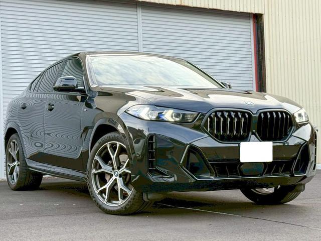 Ｘ６ ｘＤｒｉｖｅ　３５ｄ　Ｍスポーツ　純正ＨＤＤナビ地デジＴＶ・チャコールレザーシート・パノラマサンルーフ・ＡｐｐｌｅＣａｒＰｌａｙ・アンビエントライト・ハンズオフ・カーブドディスプレイ・電動リアゲート・全方位カメラ・ミラーＥＴＣ（4枚目）