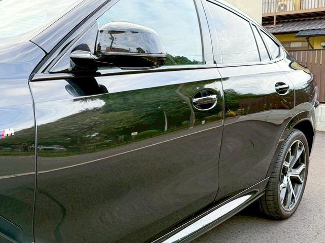 Ｘ６ ｘＤｒｉｖｅ　３５ｄ　Ｍスポーツ　純正ＨＤＤナビ地デジＴＶ・チャコールレザーシート・パノラマサンルーフ・ＡｐｐｌｅＣａｒＰｌａｙ・アンビエントライト・ハンズオフ・カーブドディスプレイ・電動リアゲート・全方位カメラ・ミラーＥＴＣ（9枚目）
