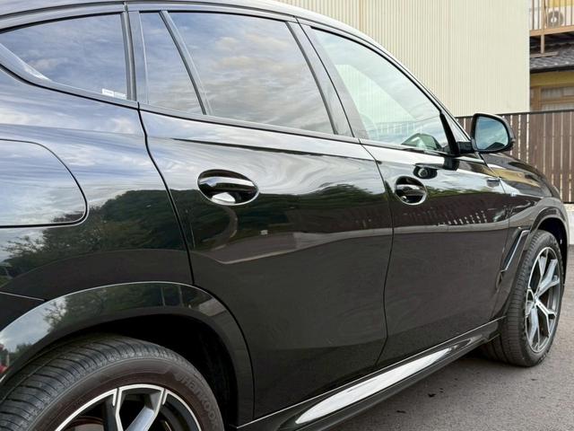 Ｘ６ ｘＤｒｉｖｅ　３５ｄ　Ｍスポーツ　純正ＨＤＤナビ地デジＴＶ・チャコールレザーシート・パノラマサンルーフ・ＡｐｐｌｅＣａｒＰｌａｙ・アンビエントライト・ハンズオフ・カーブドディスプレイ・電動リアゲート・全方位カメラ・ミラーＥＴＣ（11枚目）