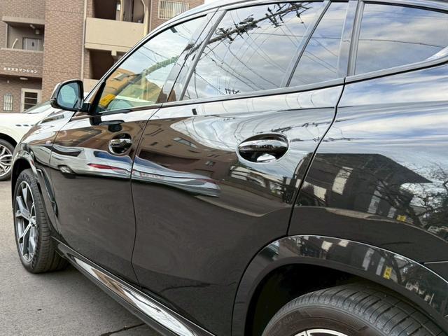 Ｘ６ ｘＤｒｉｖｅ　３５ｄ　Ｍスポーツ　純正ＨＤＤナビ地デジＴＶ・チャコールレザーシート・パノラマサンルーフ・ＡｐｐｌｅＣａｒＰｌａｙ・アンビエントライト・ハンズオフ・カーブドディスプレイ・電動リアゲート・全方位カメラ・ミラーＥＴＣ（12枚目）