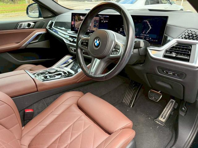 Ｘ６ ｘＤｒｉｖｅ　３５ｄ　Ｍスポーツ　純正ＨＤＤナビ地デジＴＶ・チャコールレザーシート・パノラマサンルーフ・ＡｐｐｌｅＣａｒＰｌａｙ・アンビエントライト・ハンズオフ・カーブドディスプレイ・電動リアゲート・全方位カメラ・ミラーＥＴＣ（21枚目）