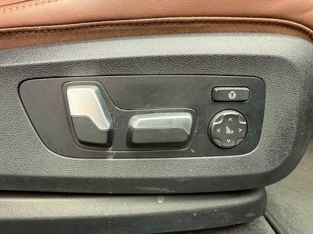 Ｘ６ ｘＤｒｉｖｅ　３５ｄ　Ｍスポーツ　純正ＨＤＤナビ地デジＴＶ・チャコールレザーシート・パノラマサンルーフ・ＡｐｐｌｅＣａｒＰｌａｙ・アンビエントライト・ハンズオフ・カーブドディスプレイ・電動リアゲート・全方位カメラ・ミラーＥＴＣ（37枚目）
