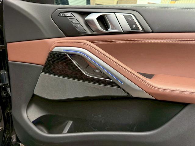 Ｘ６ ｘＤｒｉｖｅ　３５ｄ　Ｍスポーツ　純正ＨＤＤナビ地デジＴＶ・チャコールレザーシート・パノラマサンルーフ・ＡｐｐｌｅＣａｒＰｌａｙ・アンビエントライト・ハンズオフ・カーブドディスプレイ・電動リアゲート・全方位カメラ・ミラーＥＴＣ（38枚目）
