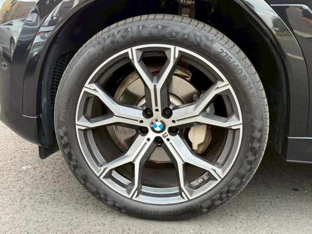 Ｘ６ ｘＤｒｉｖｅ　３５ｄ　Ｍスポーツ　純正ＨＤＤナビ地デジＴＶ・チャコールレザーシート・パノラマサンルーフ・ＡｐｐｌｅＣａｒＰｌａｙ・アンビエントライト・ハンズオフ・カーブドディスプレイ・電動リアゲート・全方位カメラ・ミラーＥＴＣ（43枚目）