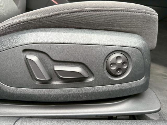 Ａ４アバント ２．０ＴＦＳＩ　純正ＨＤＤナビ地デジＴＶ　サンルーフ　バックカメラ　電動リアゲート　衝突回避警告　純正１７インチアルミホイール　クリアランスソナー　クルーズコントロール（20枚目）